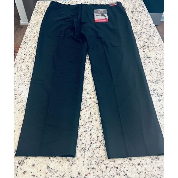 Van Heusen Men's Flex Straight Fit Flat Front Pant - Picture 3 of 5